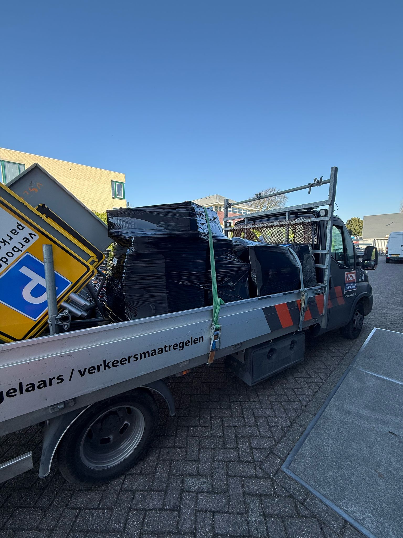 WhatsApp Image 2025-03-11 at 16.59.05 (2)