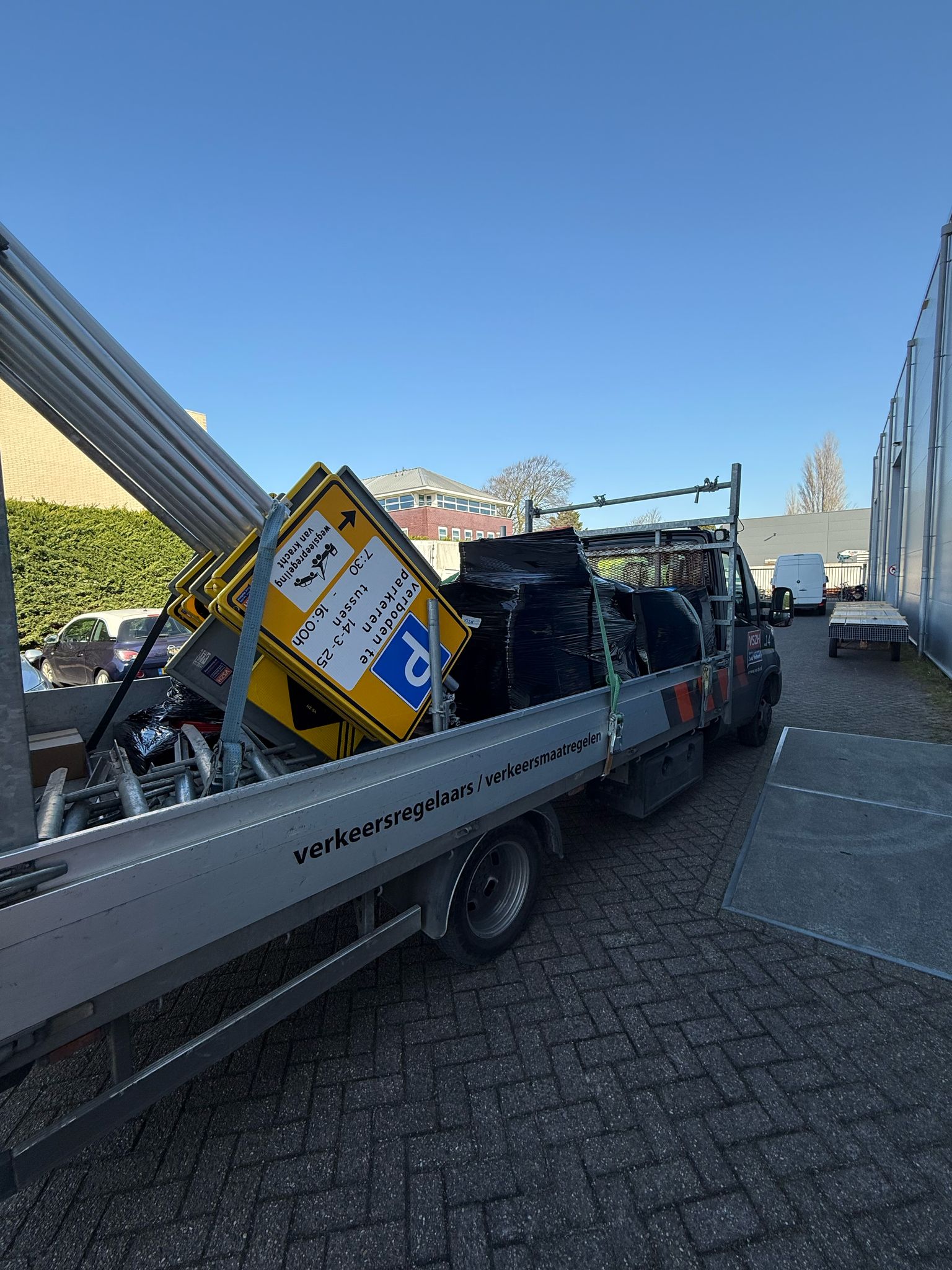 WhatsApp Image 2025-03-11 at 16.59.07 (2)