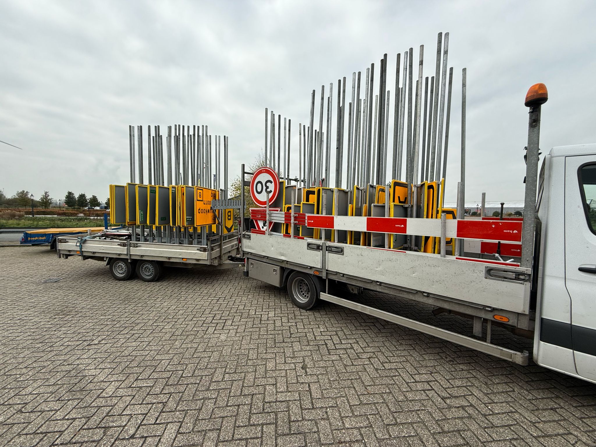 WhatsApp Image 2025-03-11 at 17.02.18 (3)